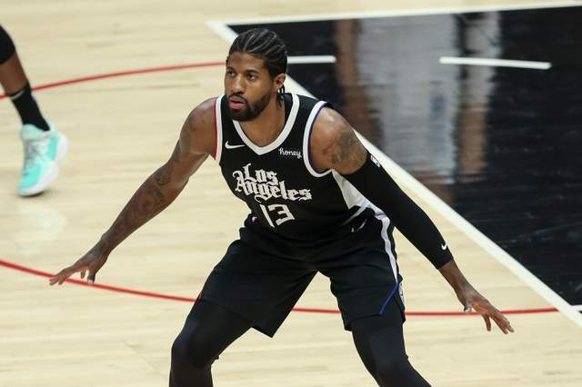  老鹰末节翻盘淘汰尼克斯  