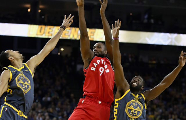 3,库里9记三分勇士终结雄鹿连胜  