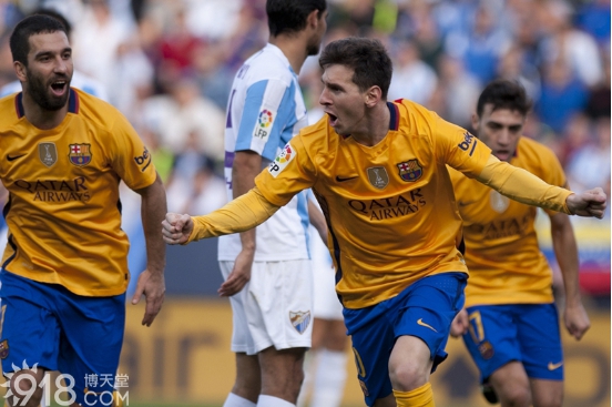  拜仁新星穆西亚拉闪耀全场，梅开二度助球队登顶积分榜